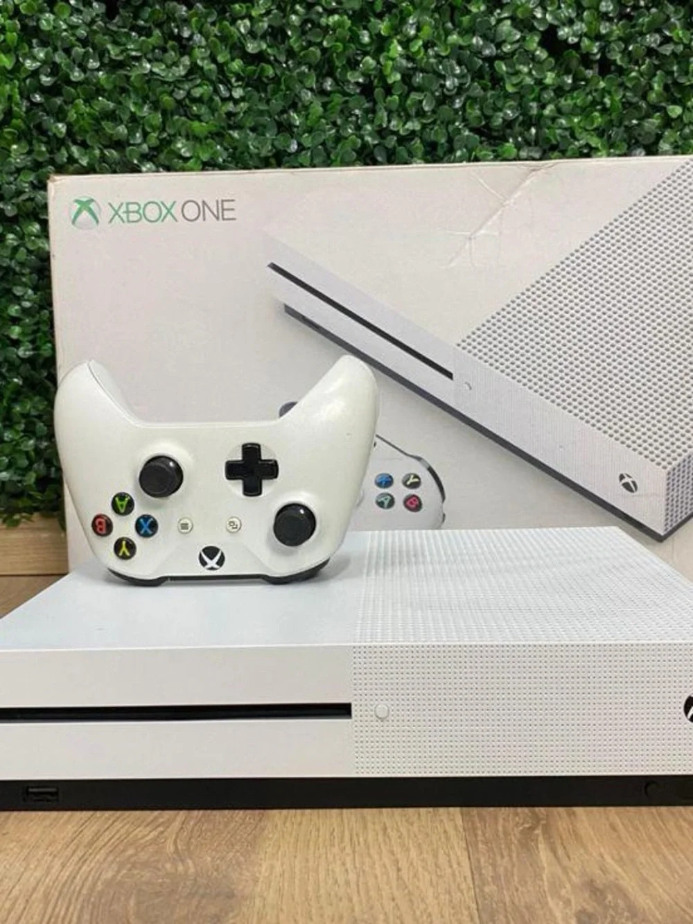 White xbox 1 Controller and Console Bundle